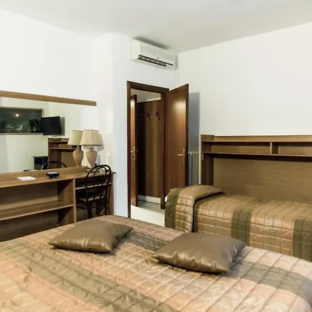 Europa 3* مودينا