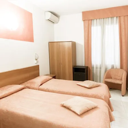 Europa 3* Módena